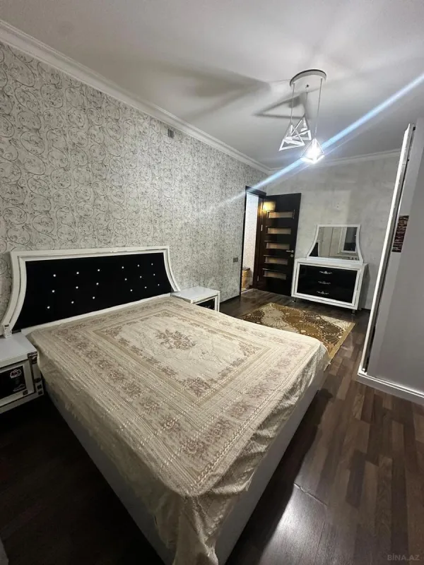 Kirayə verilir 2 otaqlı mənzil 70 m²