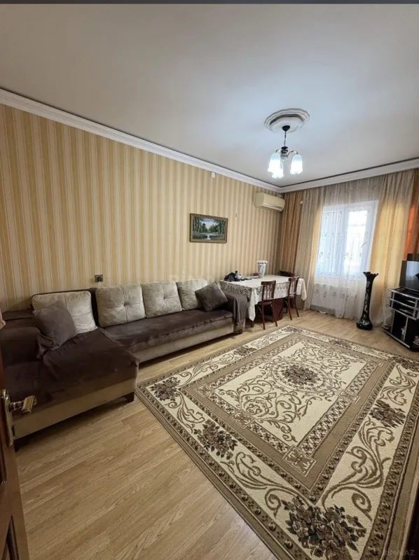 Kirayə verilir 2 otaqlı mənzil 65 m²