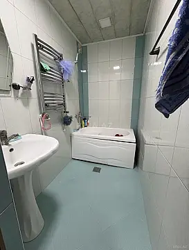Kirayə verilir 2 otaqlı mənzil 65 m²