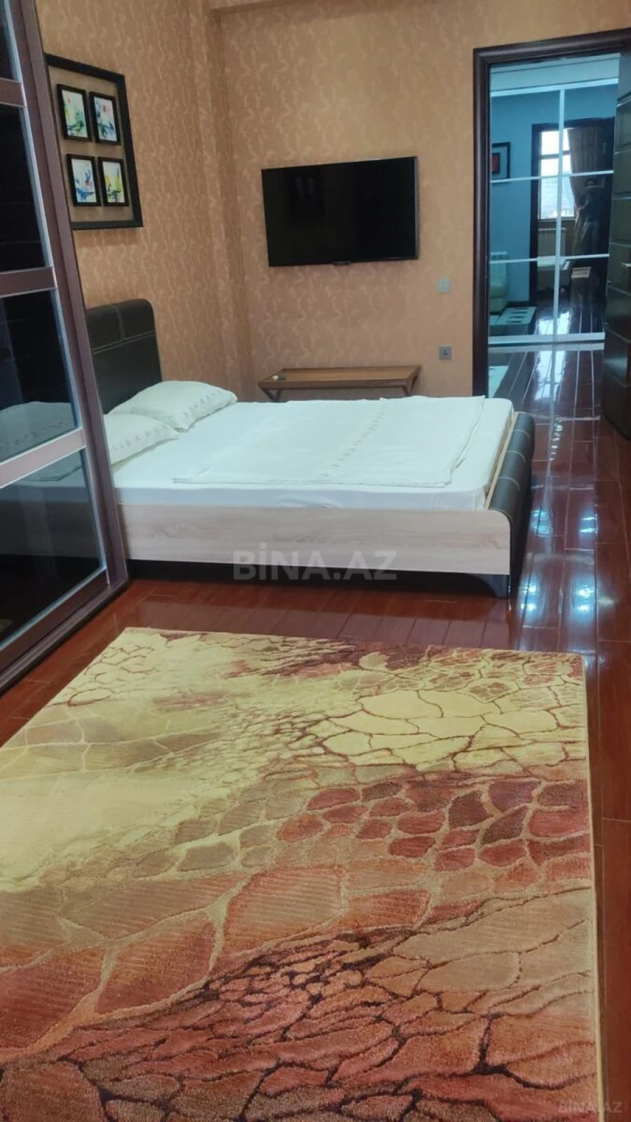 Satılır 4 otaqlı mənzil 172 m²