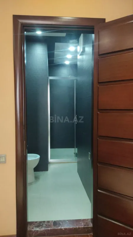 Satılır 4 otaqlı mənzil 172 m²