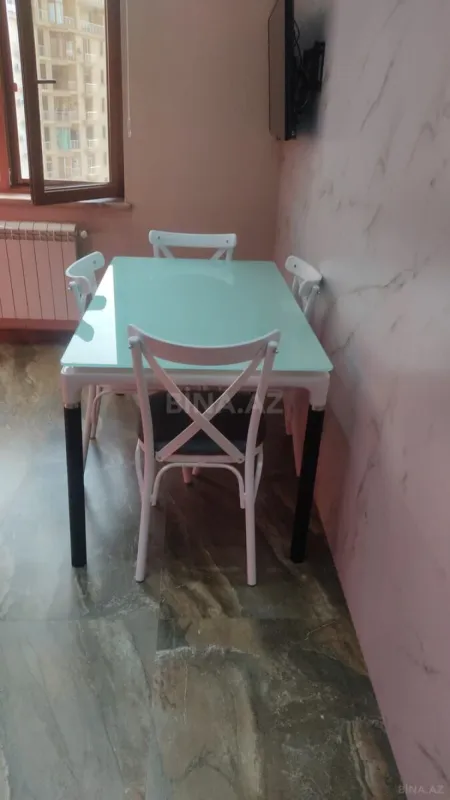 Satılır 4 otaqlı mənzil 172 m²