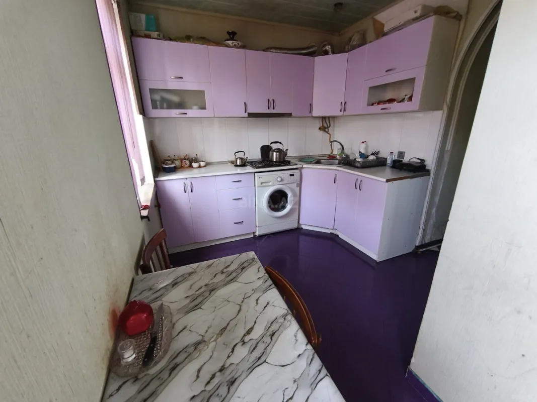Satılır 5 otaqlı mənzil 100 m²