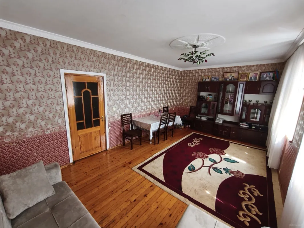 Satılır 5 otaqlı mənzil 100 m²