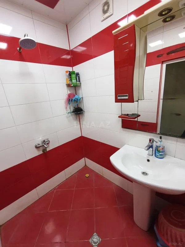 Satılır 5 otaqlı mənzil 100 m²