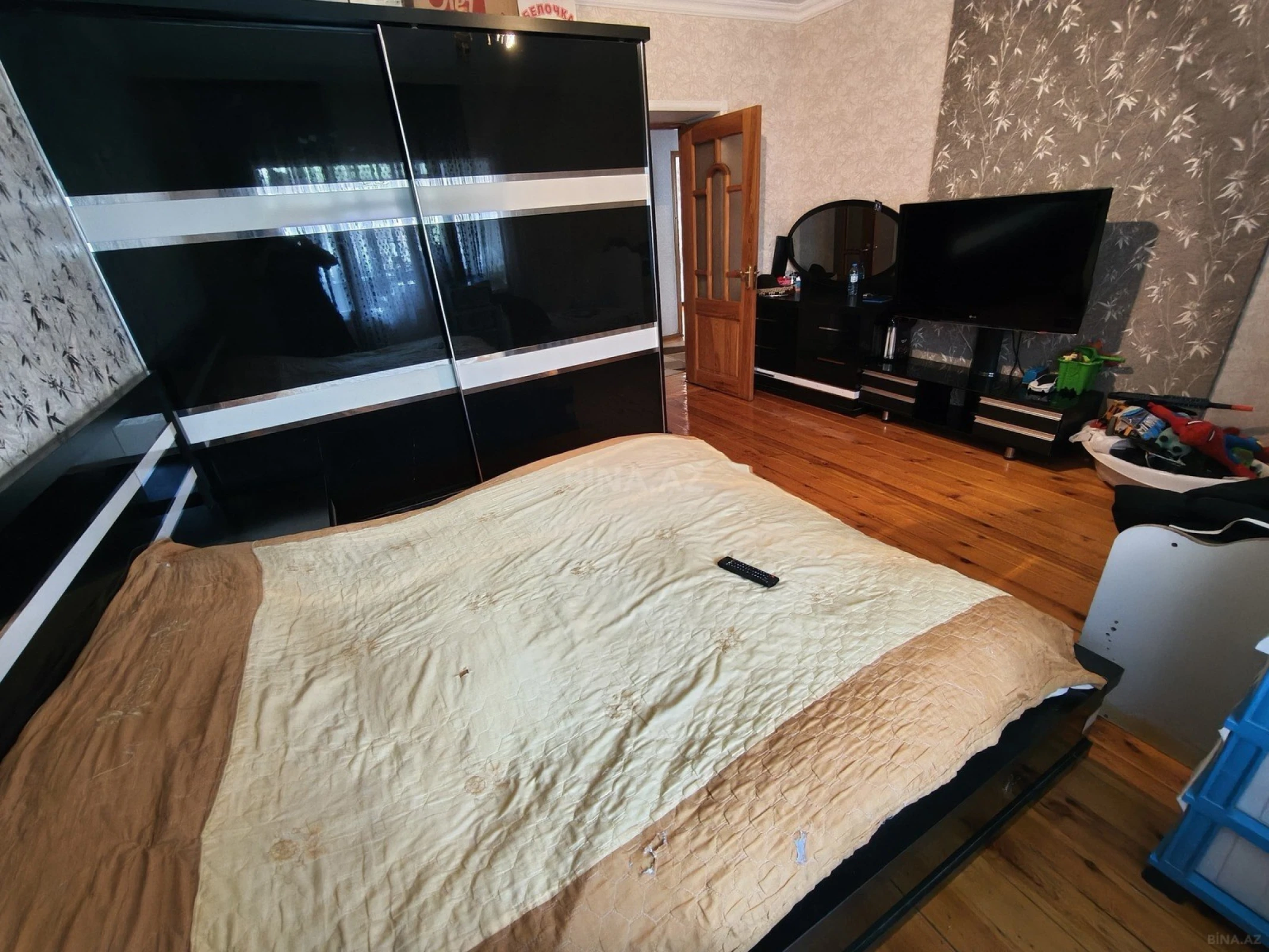 Satılır 5 otaqlı mənzil 100 m²