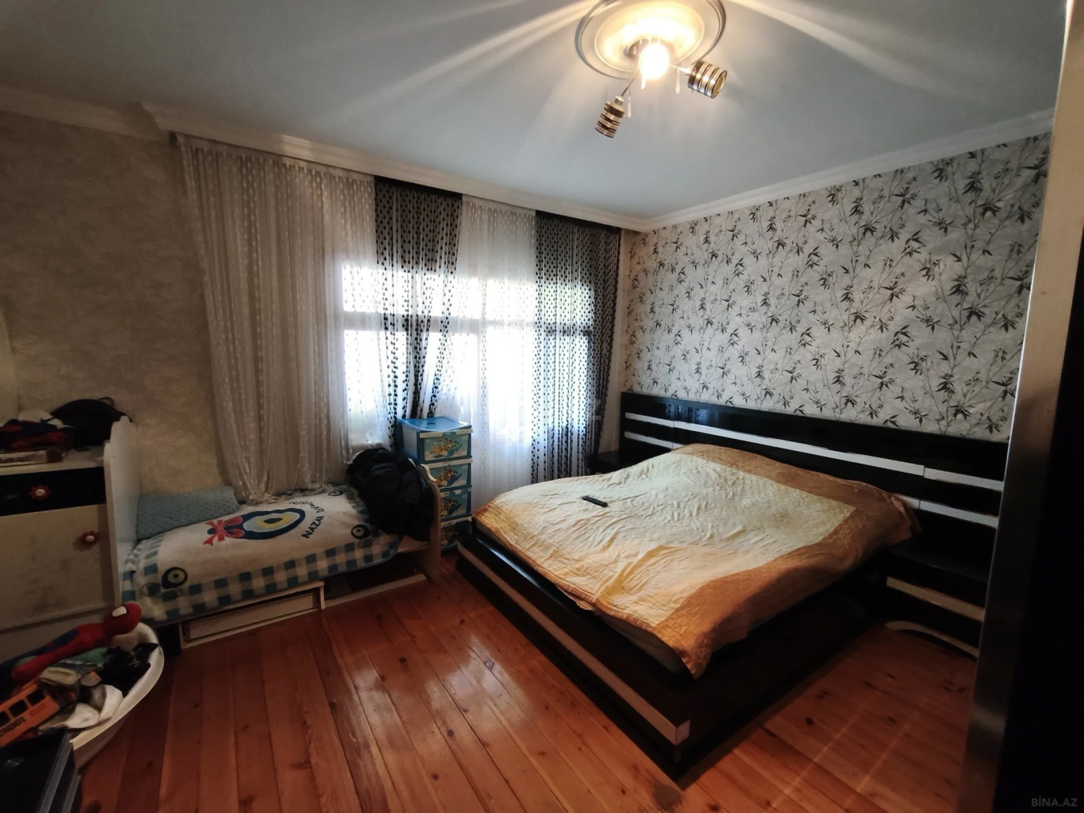 Satılır 5 otaqlı mənzil 100 m²
