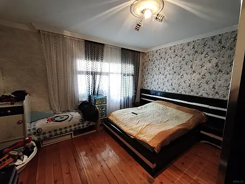 Satılır 5 otaqlı mənzil 100 m²