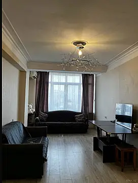 Kirayə verilir 2 otaqlı mənzil 100 m²