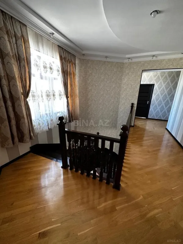 Satılır 6 otaqlı həyət evi 250 m²