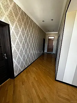 Satılır 6 otaqlı həyət evi 250 m²