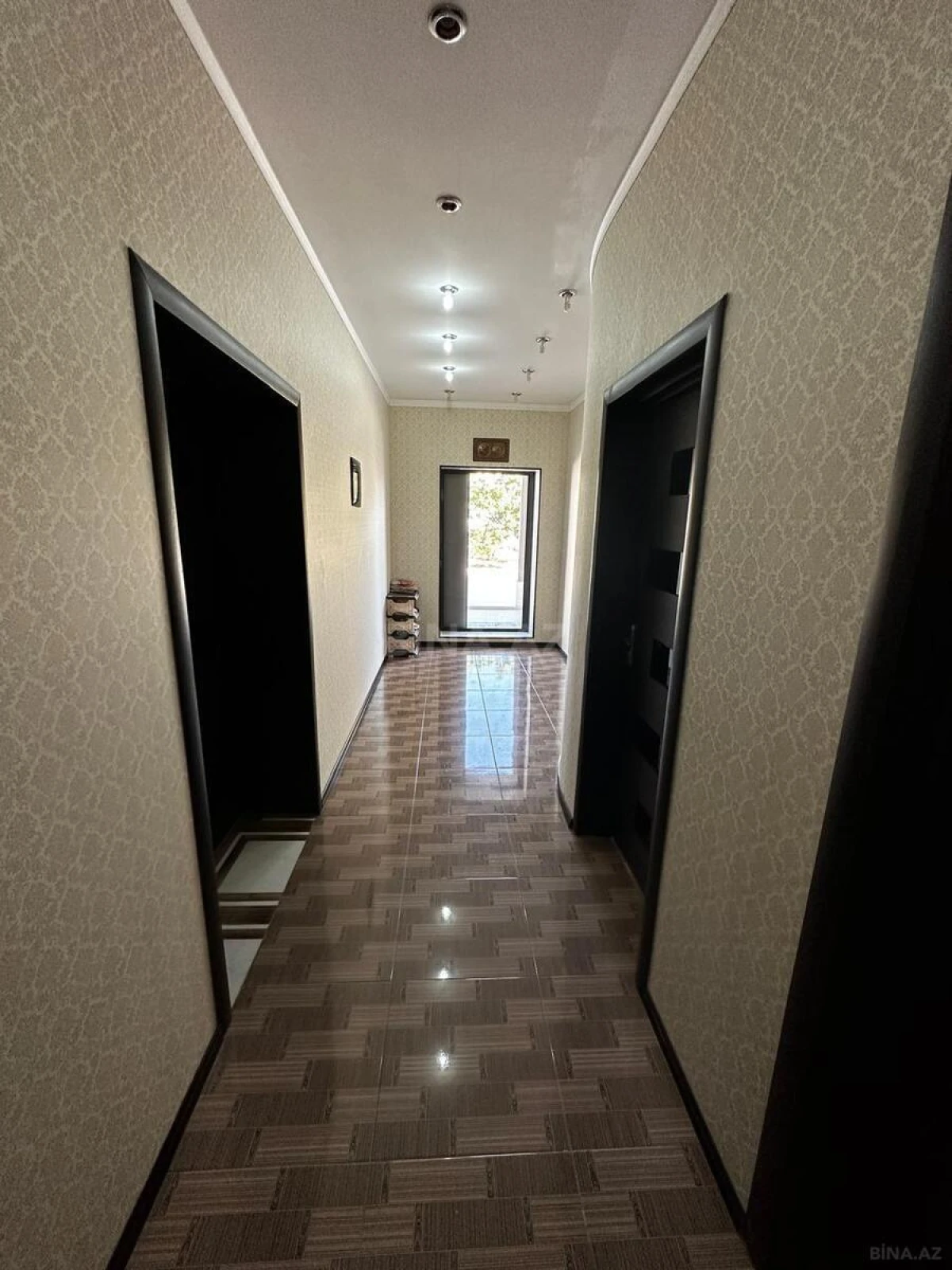 Satılır 6 otaqlı həyət evi 250 m²