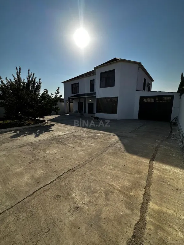 Satılır 6 otaqlı həyət evi 250 m²