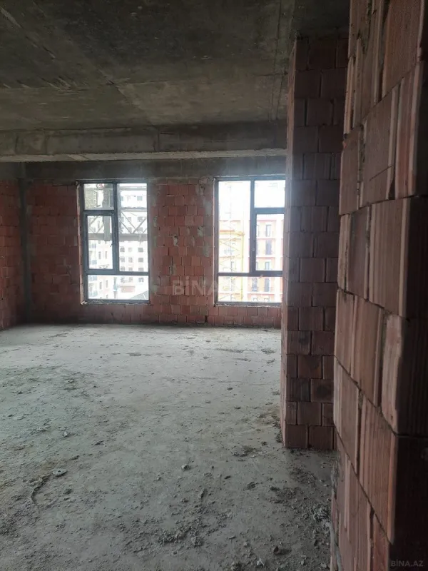 Satılır 2 otaqlı mənzil 83 m²