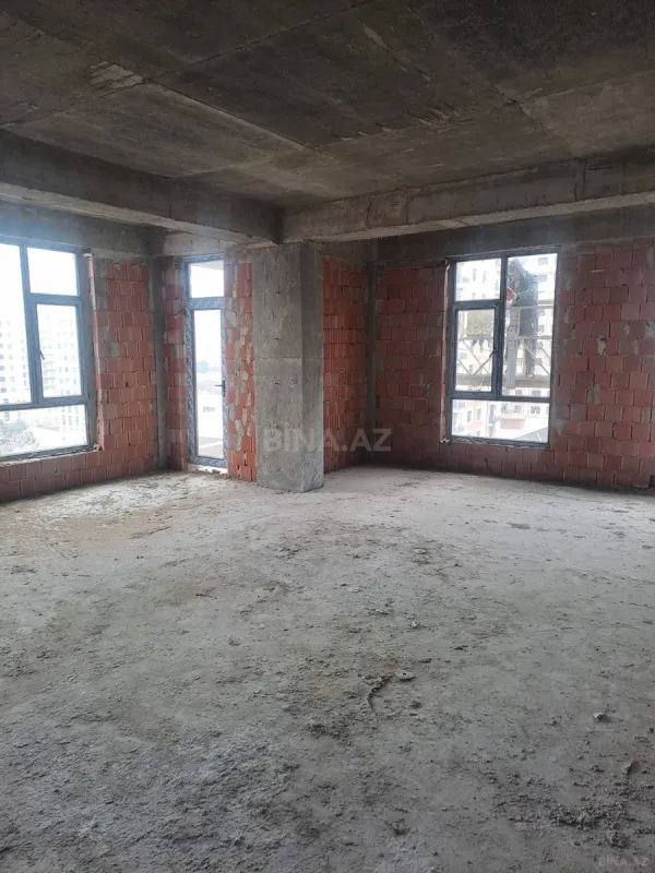 Satılır 2 otaqlı mənzil 83 m²