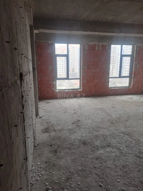 Satılır 2 otaqlı mənzil 83 m²