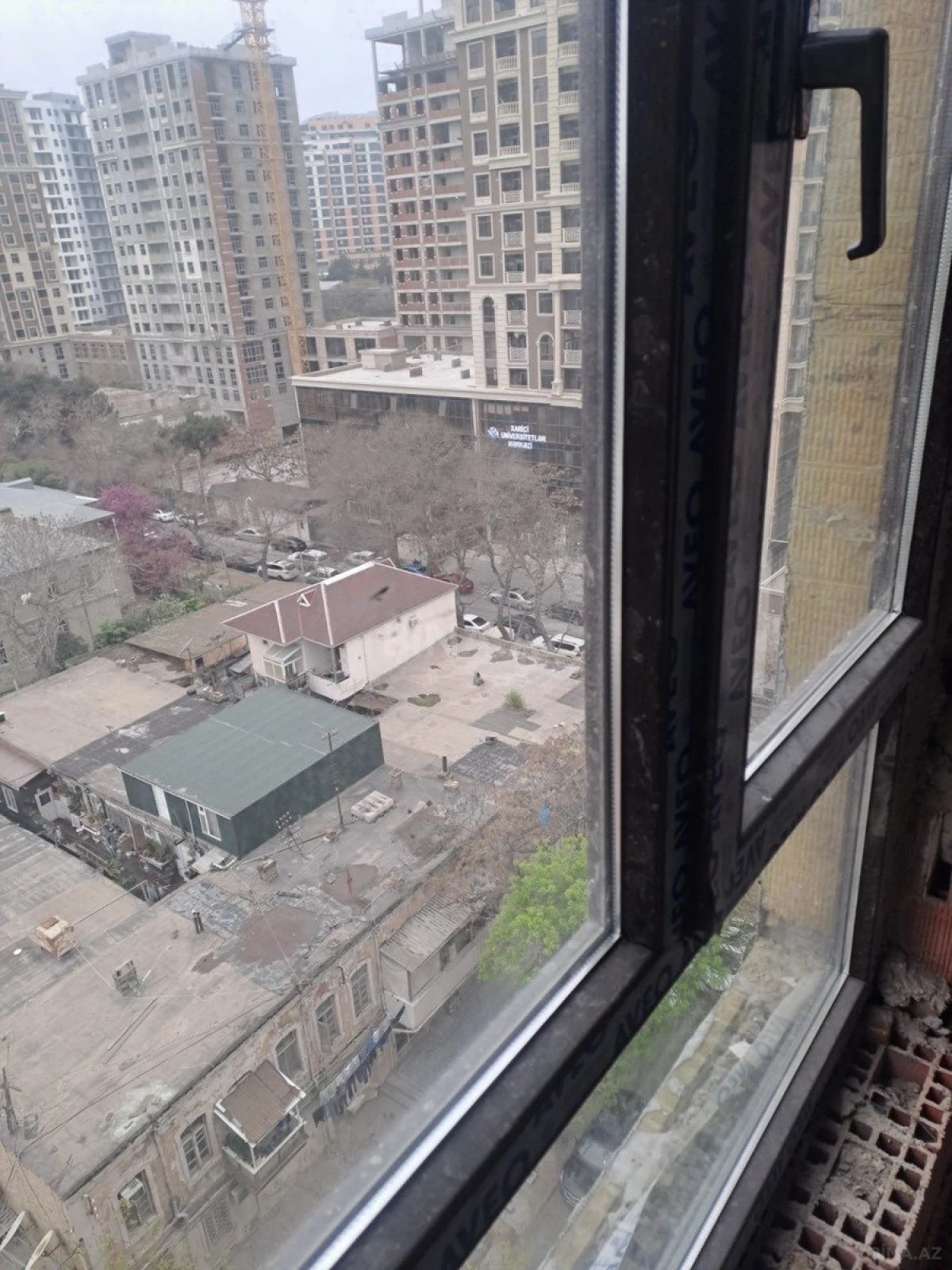 Satılır 2 otaqlı mənzil 83 m²