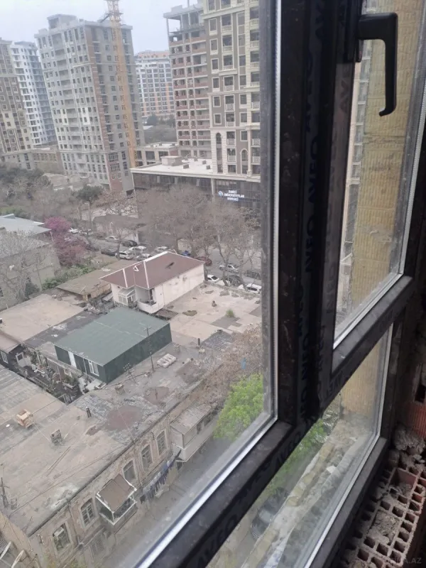 Satılır 2 otaqlı mənzil 83 m²