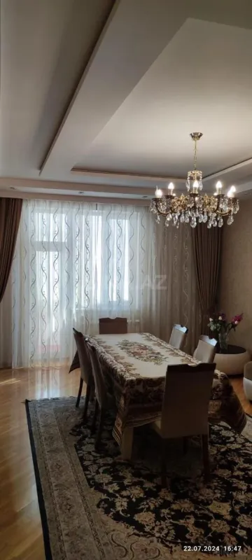 Satılır 3 otaqlı mənzil 124 m²