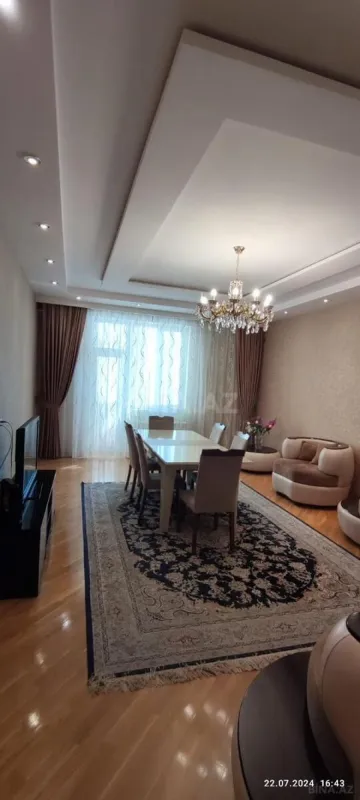 Satılır 3 otaqlı mənzil 124 m²
