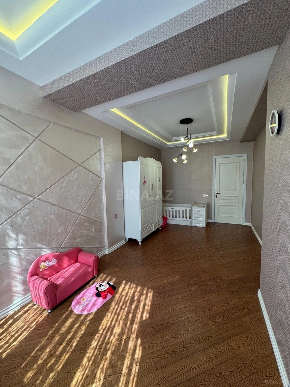 Satılır 3 otaqlı mənzil 122 m²