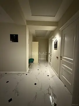 Satılır 3 otaqlı mənzil 122 m²