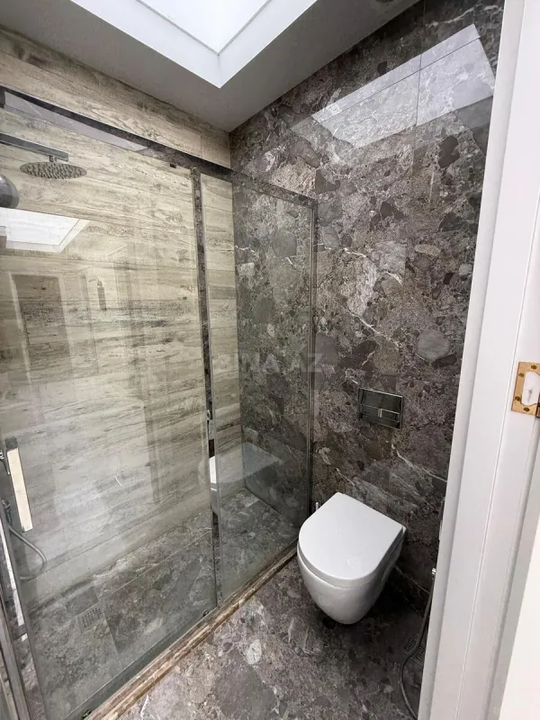 Satılır 3 otaqlı mənzil 122 m²