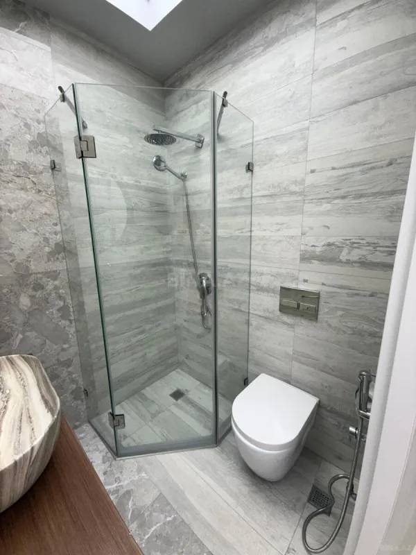 Satılır 3 otaqlı mənzil 122 m²