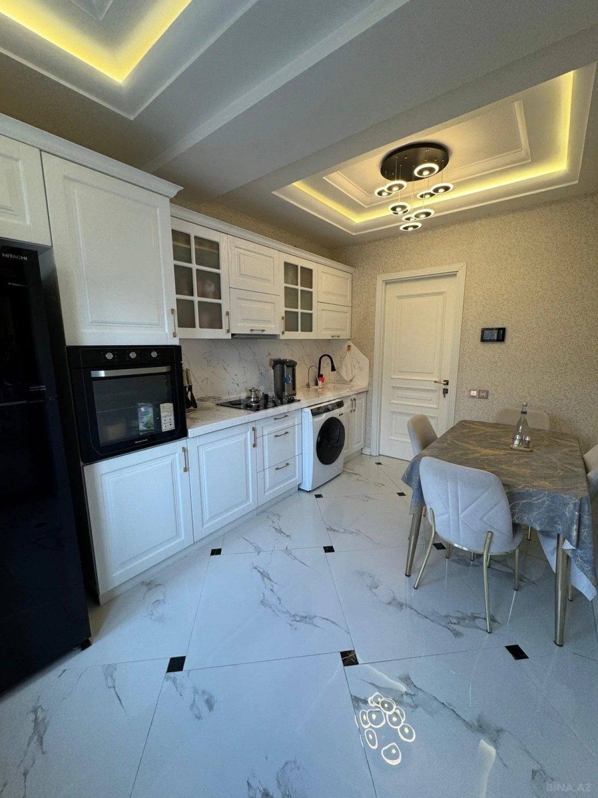 Satılır 3 otaqlı mənzil 122 m²