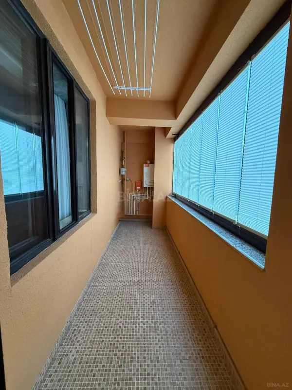 Satılır 3 otaqlı mənzil 122 m²