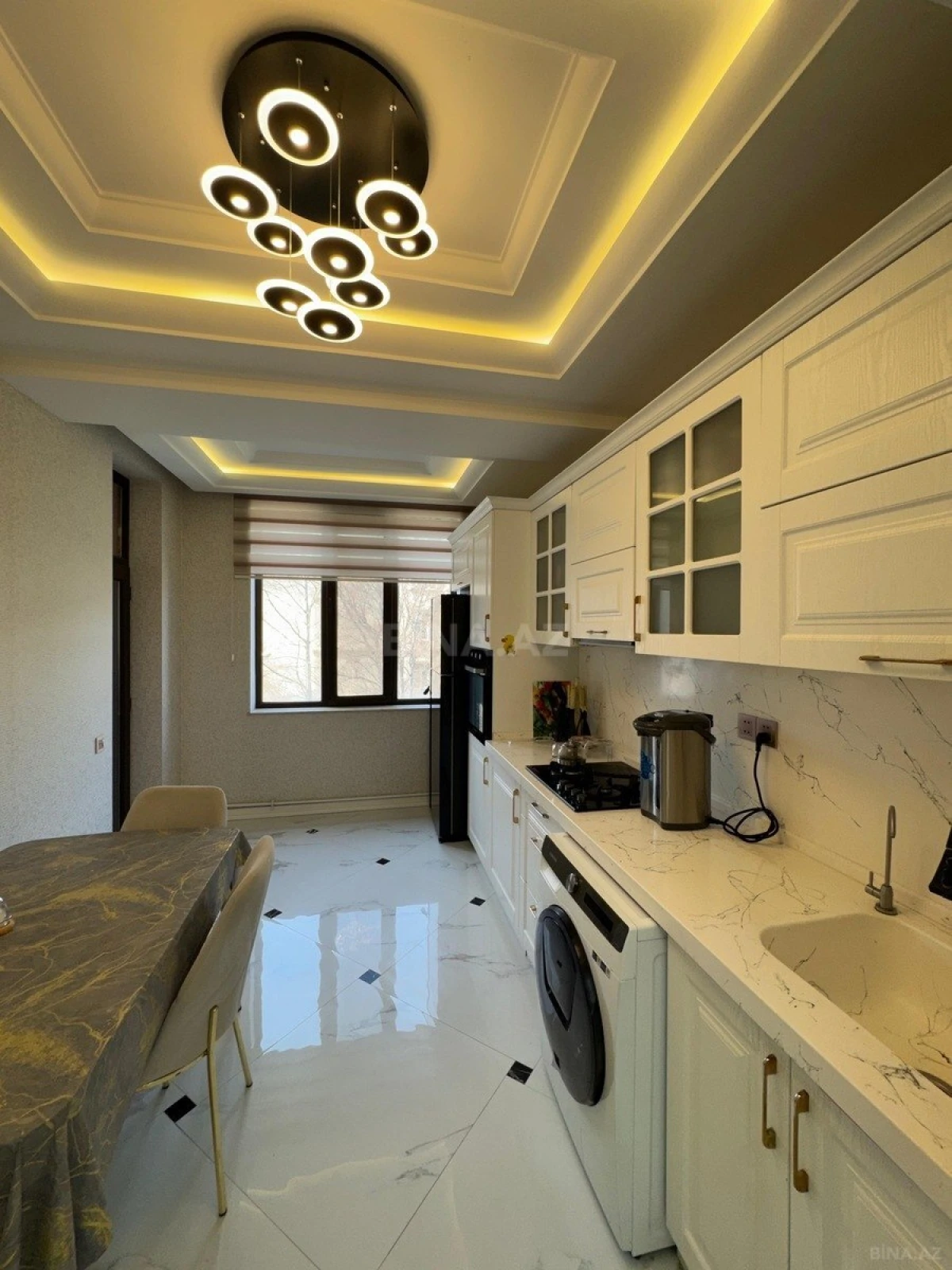 Satılır 3 otaqlı mənzil 122 m²