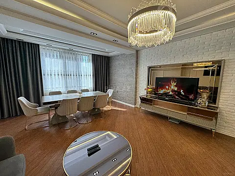 Satılır 3 otaqlı mənzil 122 m² — Bakı 3 otaq 122.00 m²