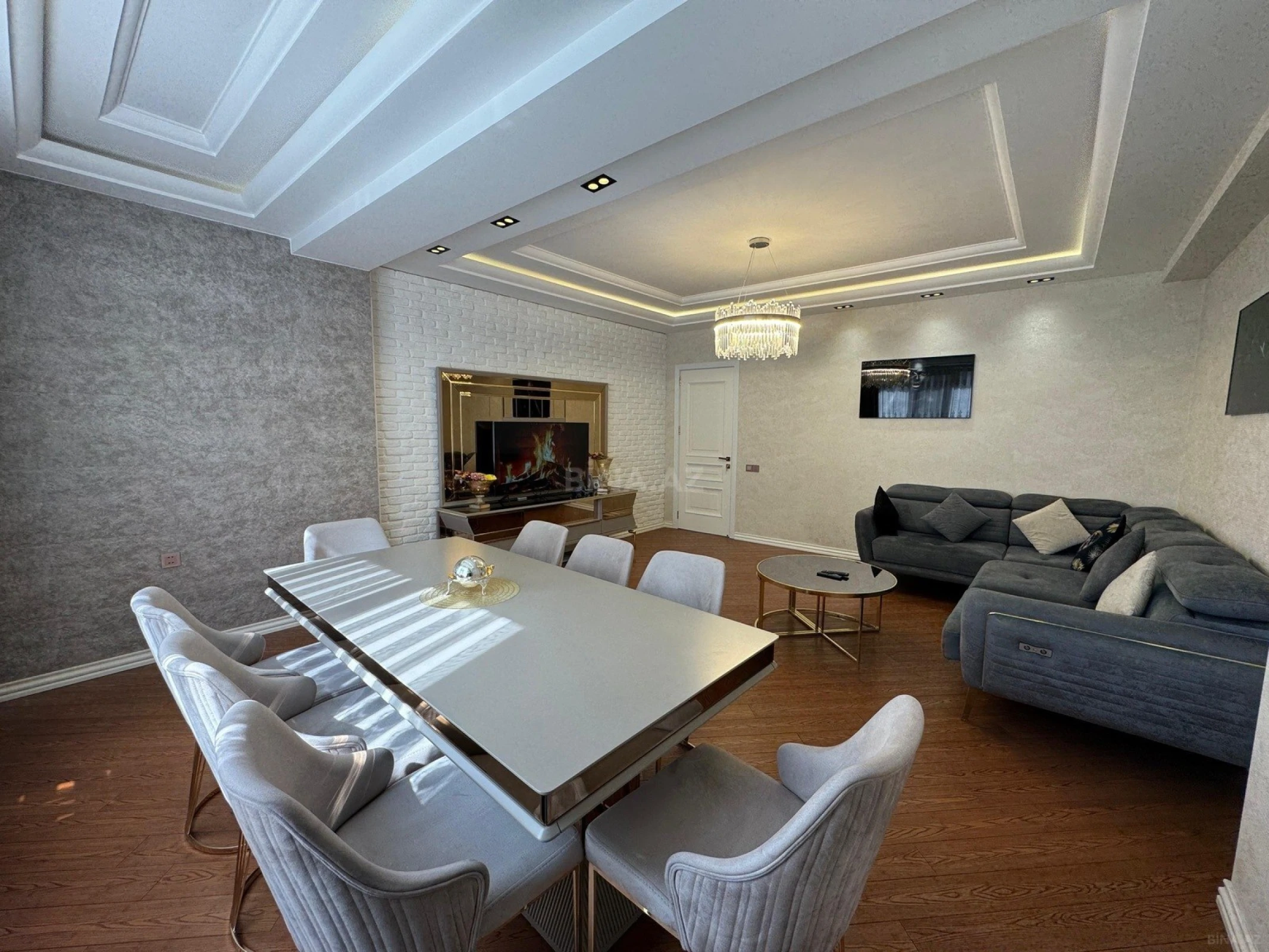 Satılır 3 otaqlı mənzil 122 m²