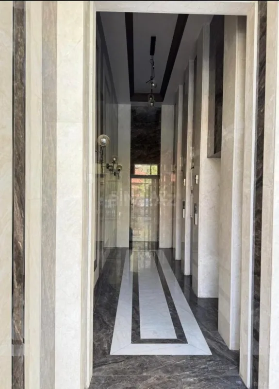 Satılır 3 otaqlı mənzil 122 m²