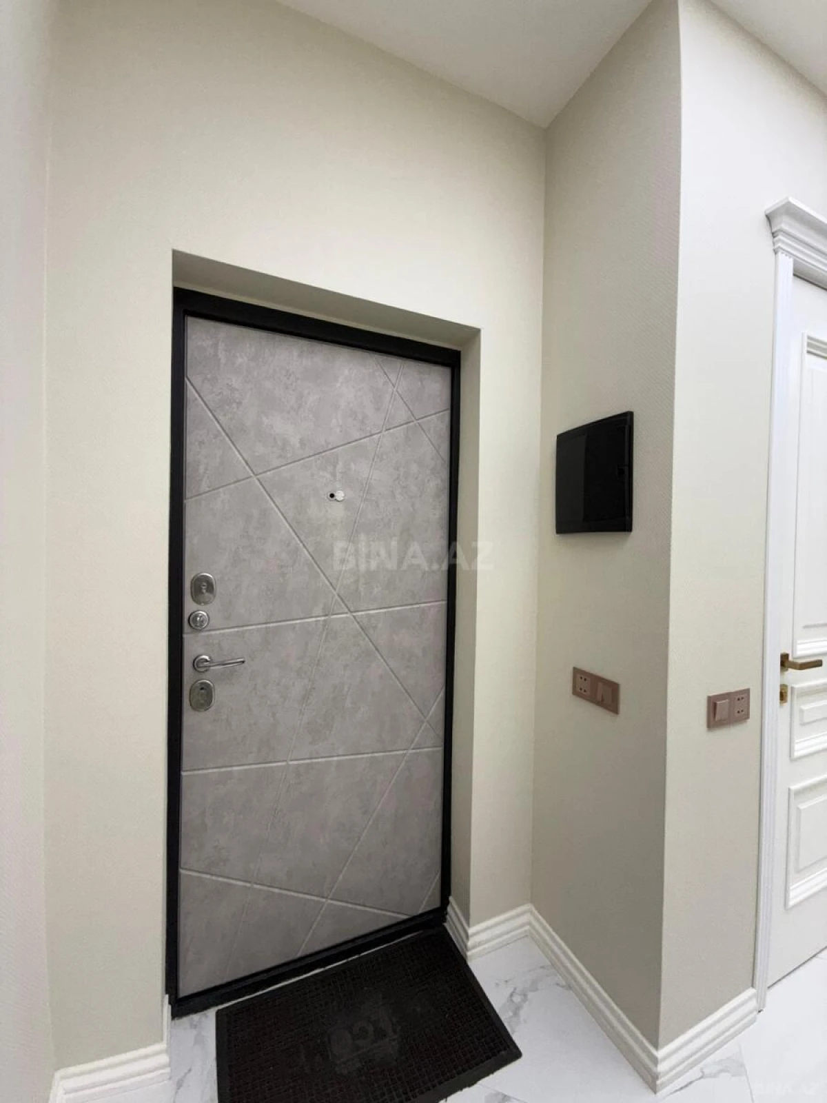 Satılır 3 otaqlı mənzil 122 m²