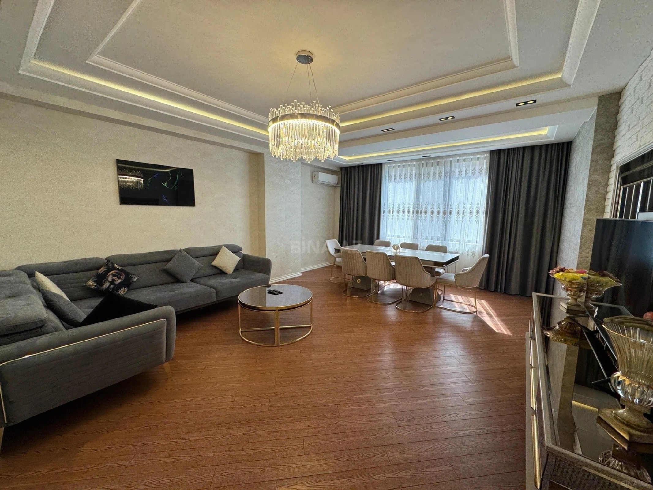Satılır 3 otaqlı mənzil 122 m²