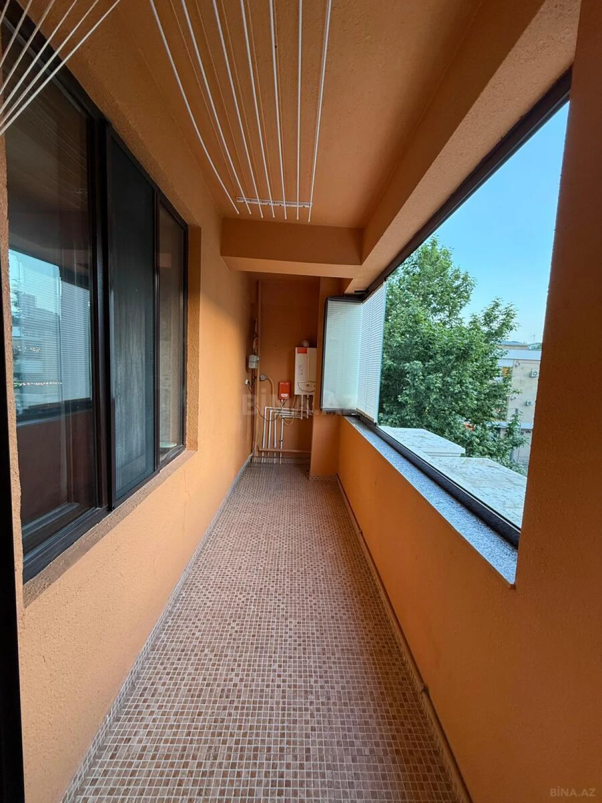 Satılır 3 otaqlı mənzil 122 m²