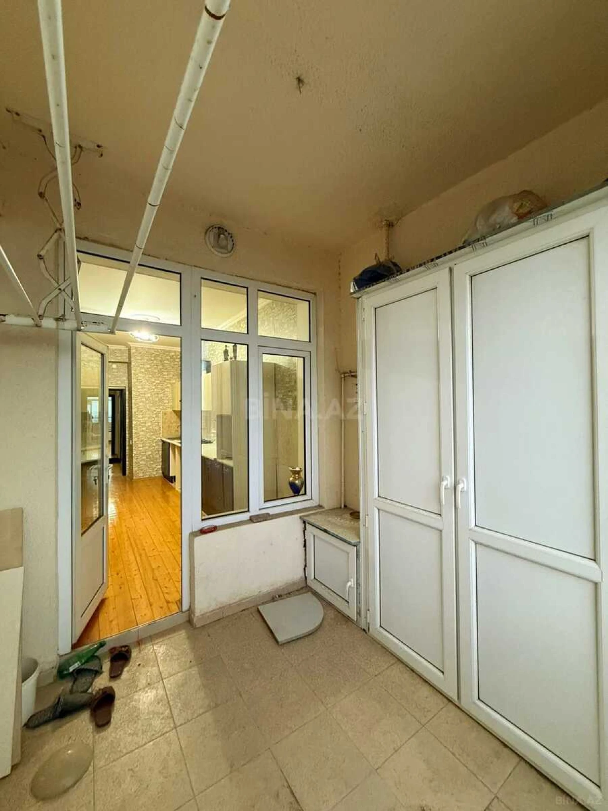 Satılır 4 otaqlı mənzil 140 m²