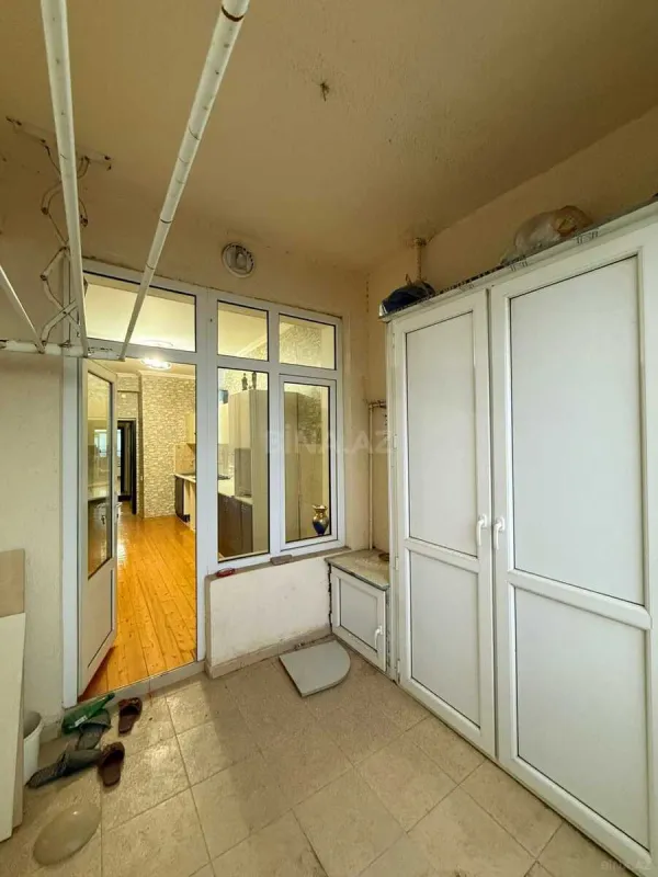 Satılır 4 otaqlı mənzil 140 m²