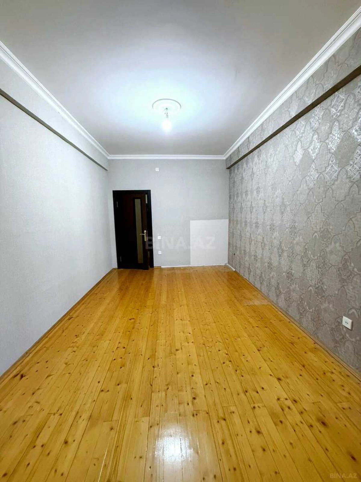 Satılır 4 otaqlı mənzil 140 m²