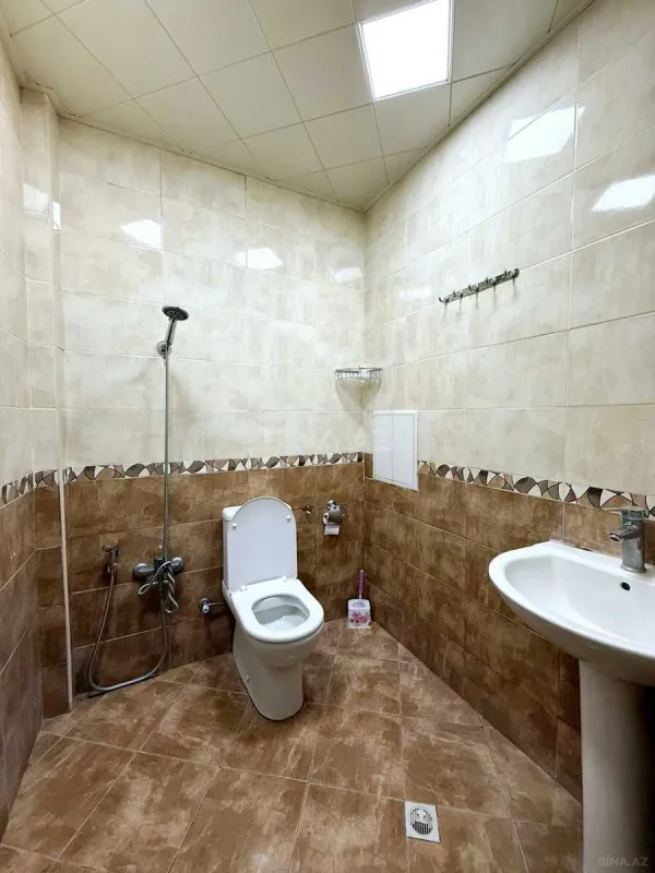 Satılır 4 otaqlı mənzil 140 m²