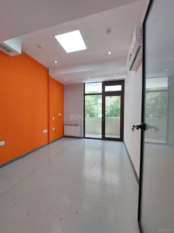 Satılır obyekt 350 m²