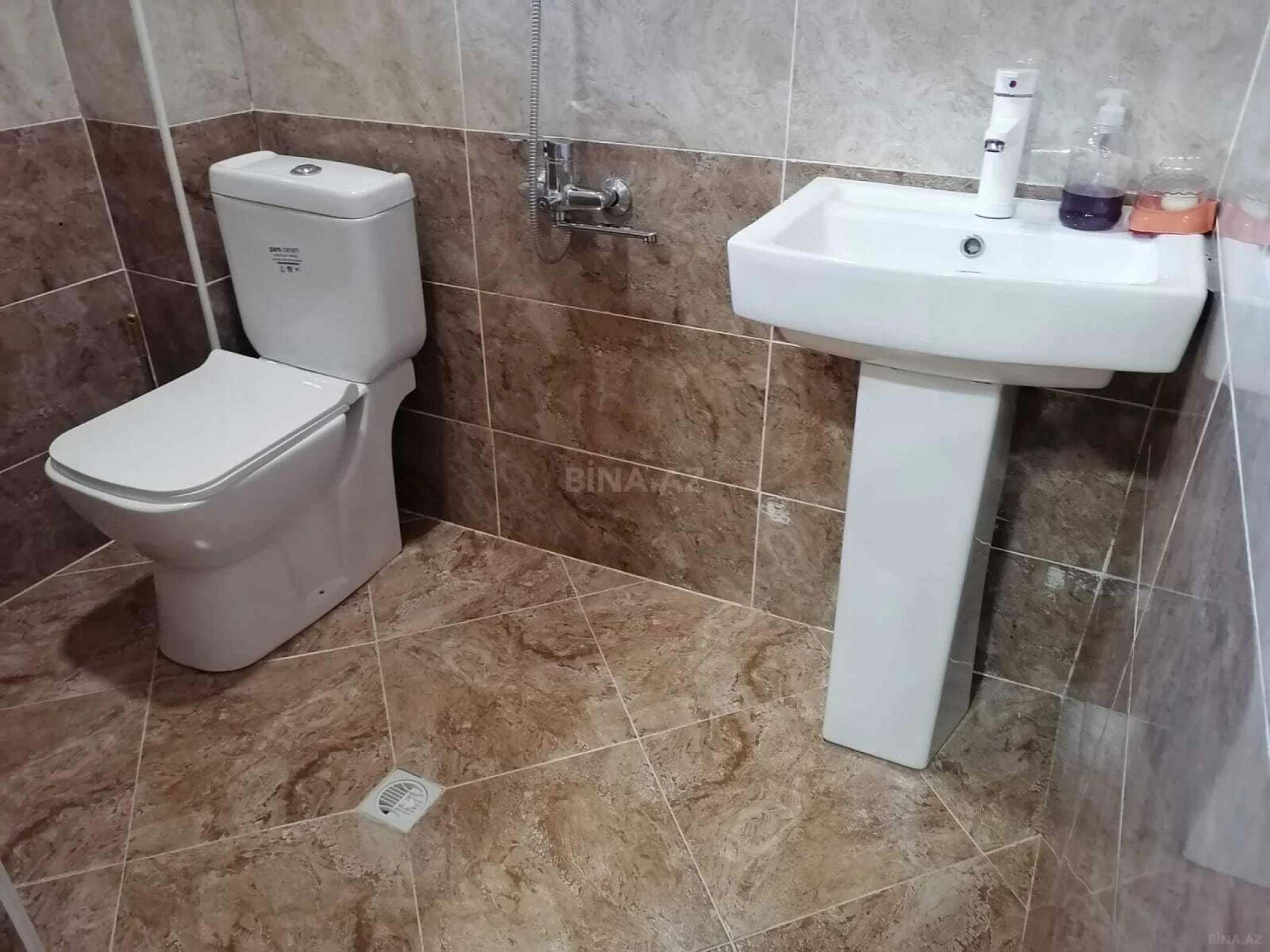 Satılır obyekt 350 m²