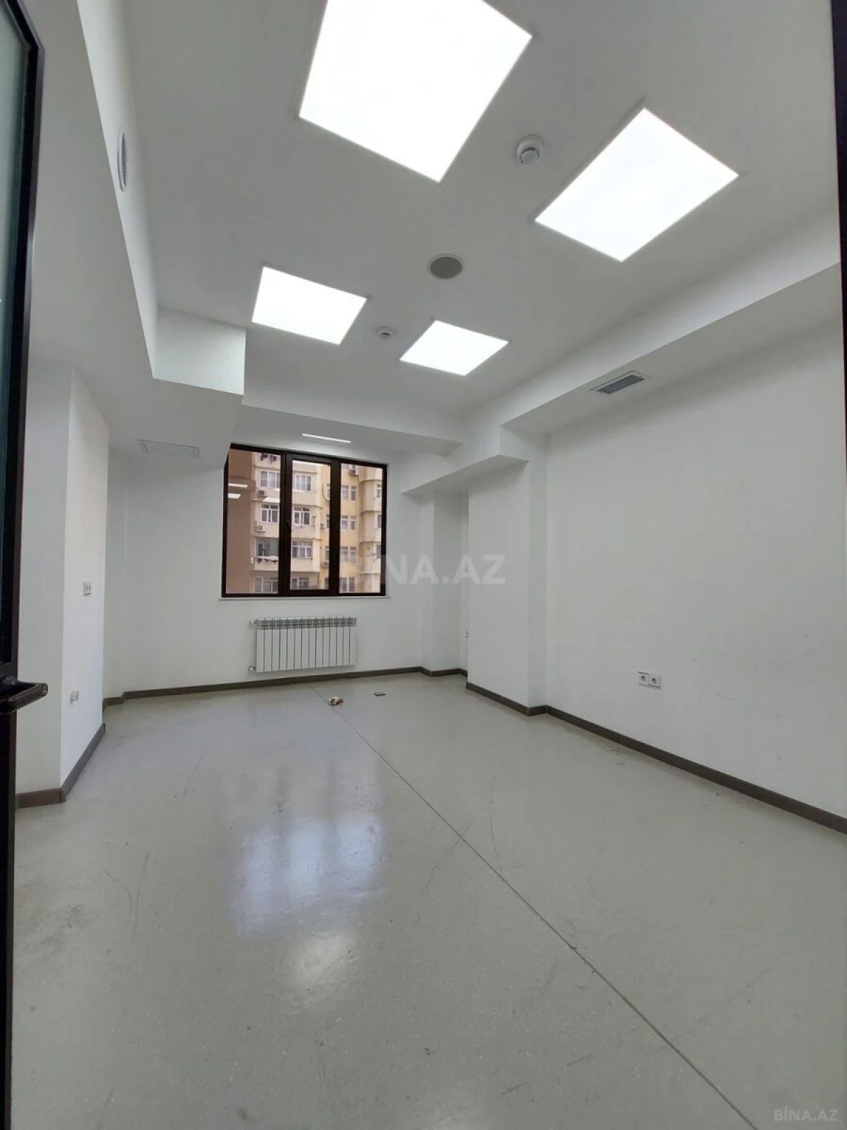 Satılır obyekt 350 m²