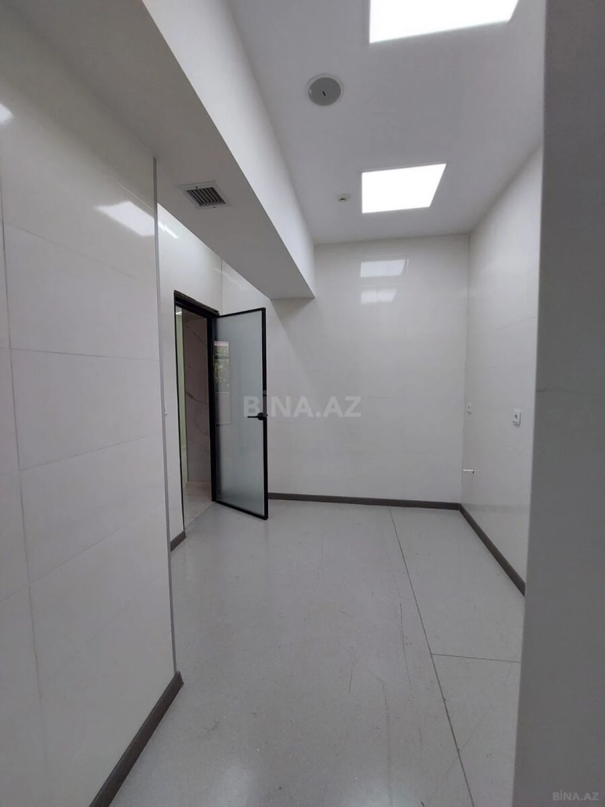 Satılır obyekt 350 m²