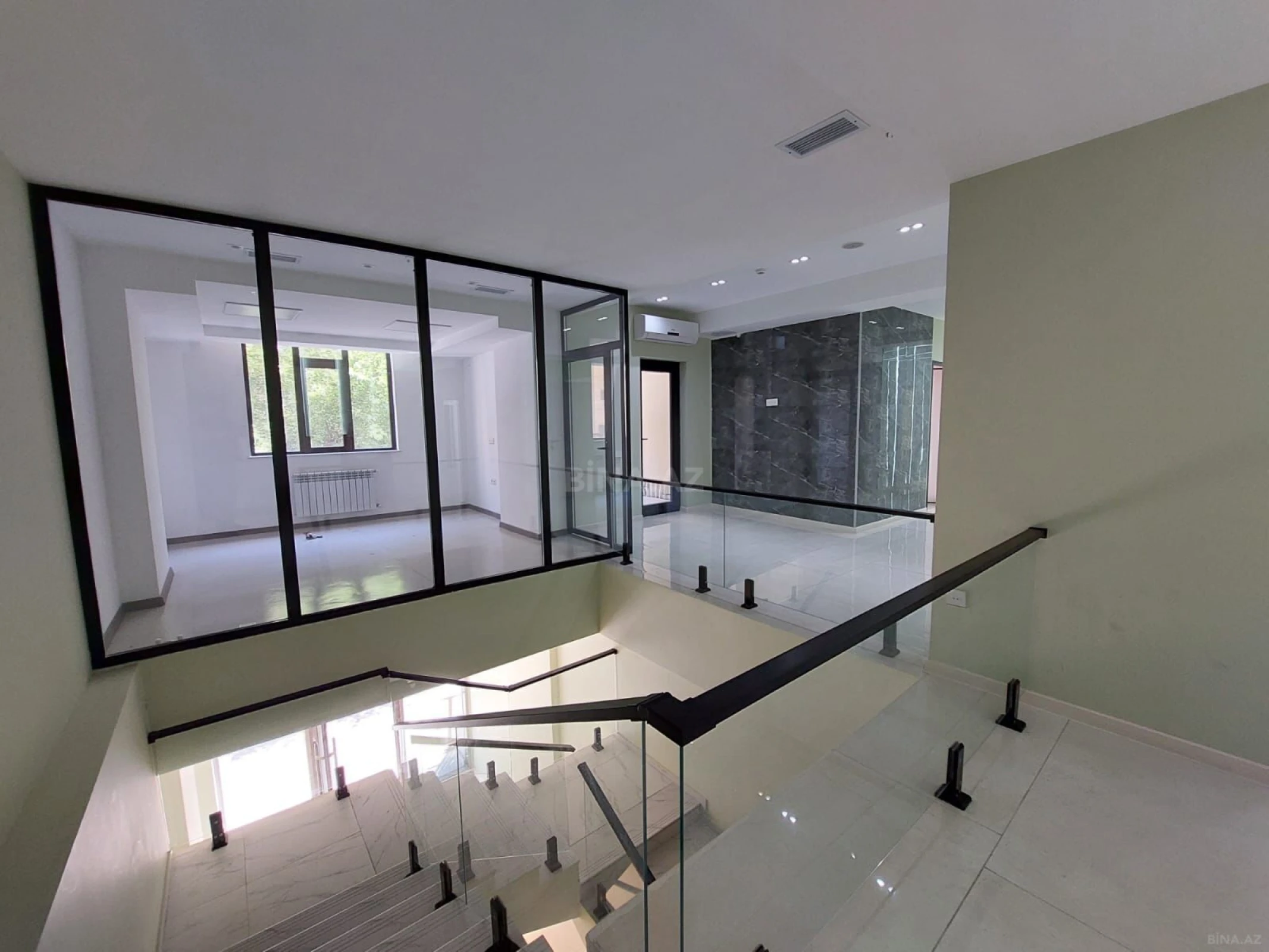 Satılır obyekt 350 m²