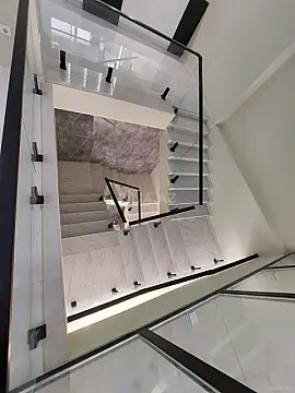 Satılır obyekt 350 m²