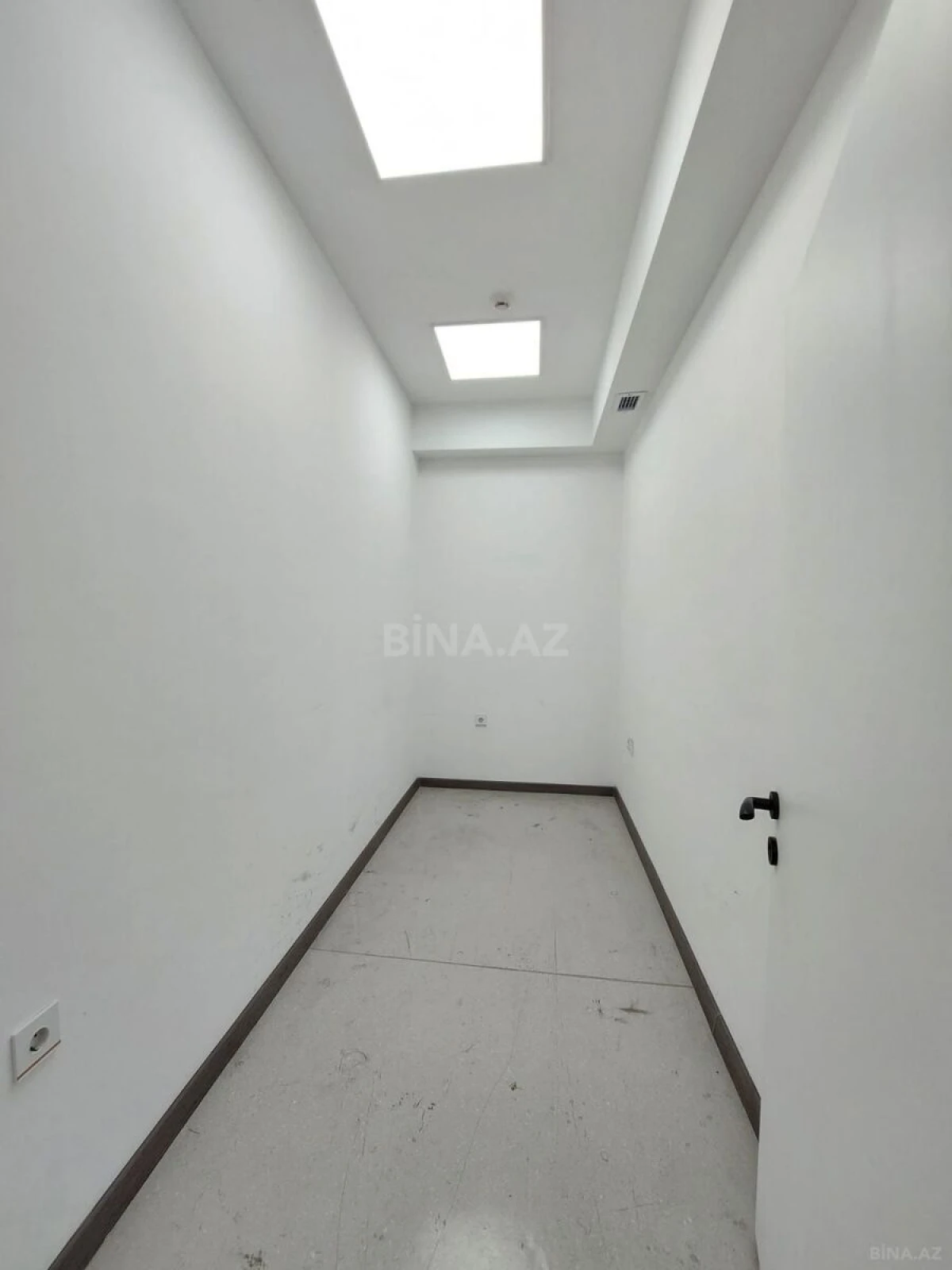 Satılır obyekt 350 m²