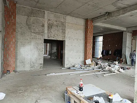 Satılır obyekt 360 m²