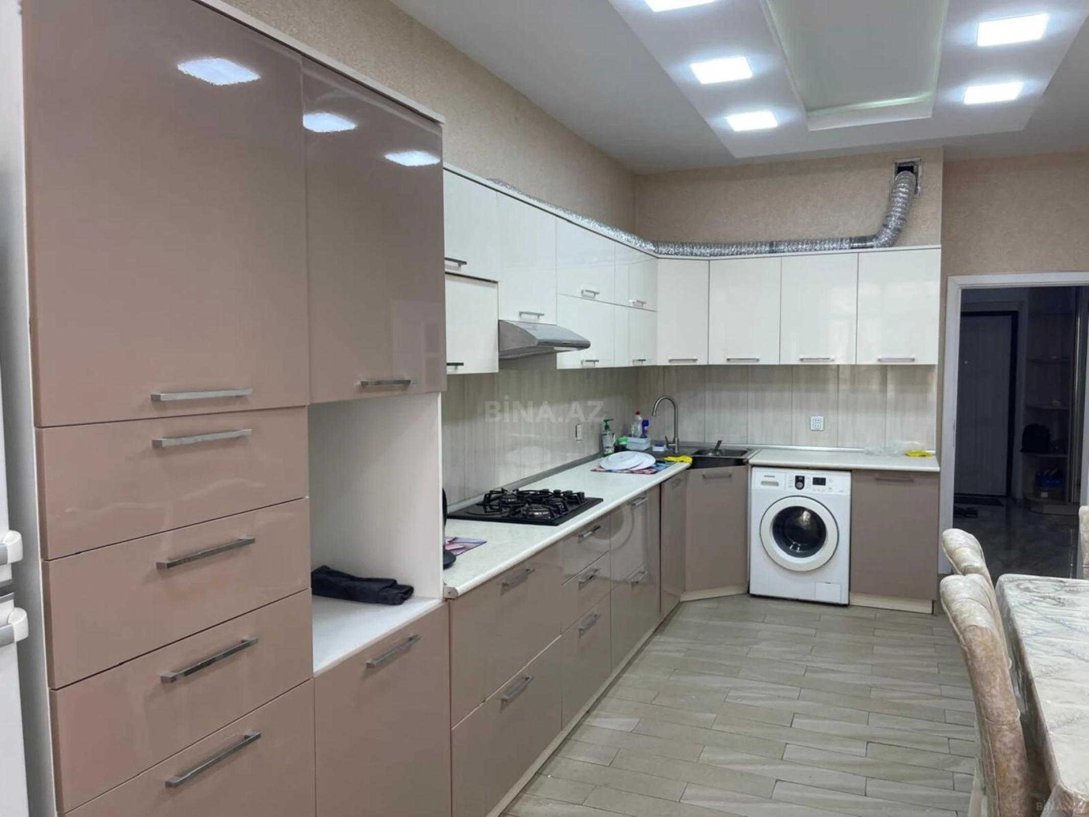 Satılır 2 otaqlı mənzil 100 m²